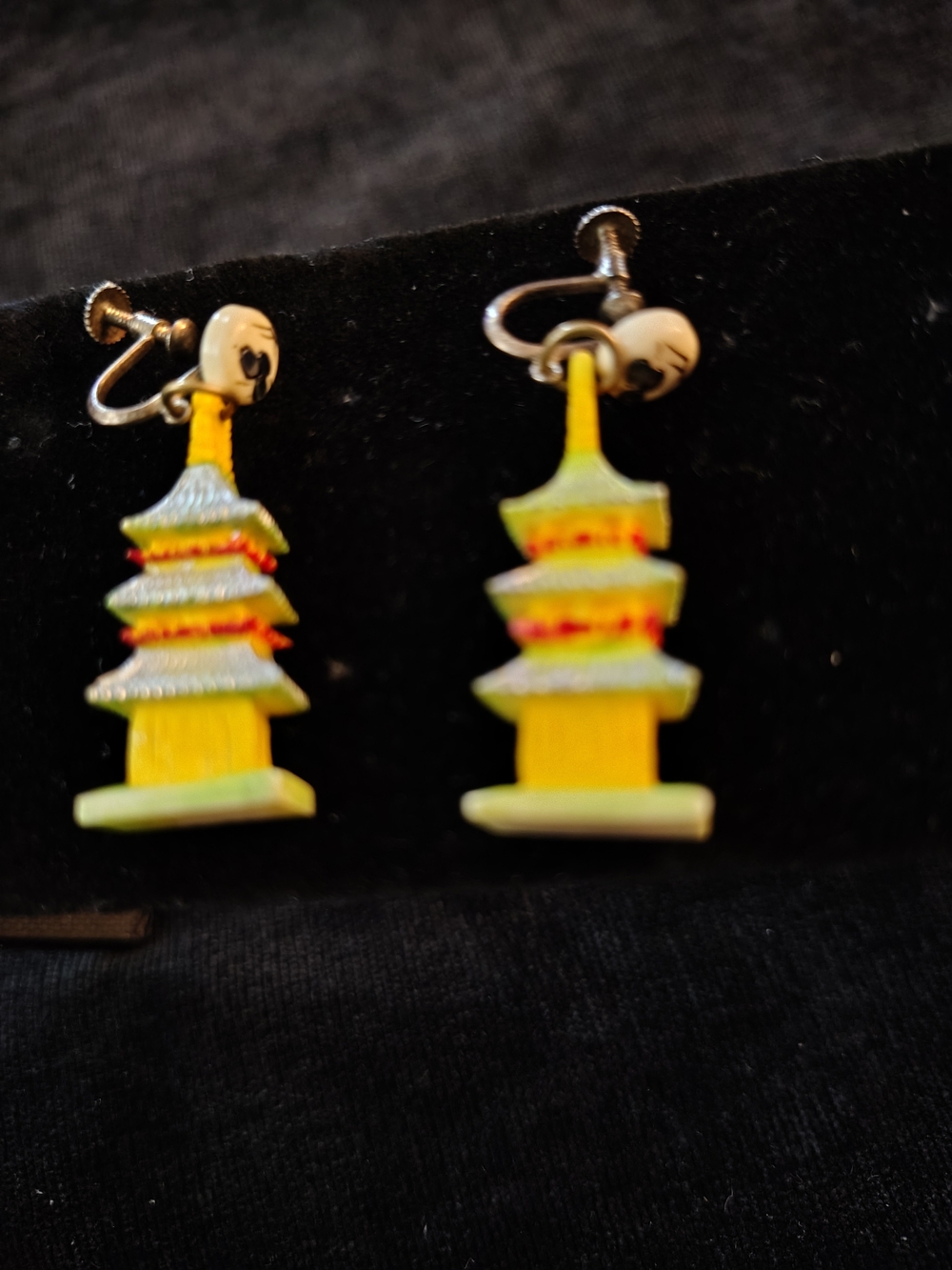 Vtg. Pagoda Screw Back Earrings
